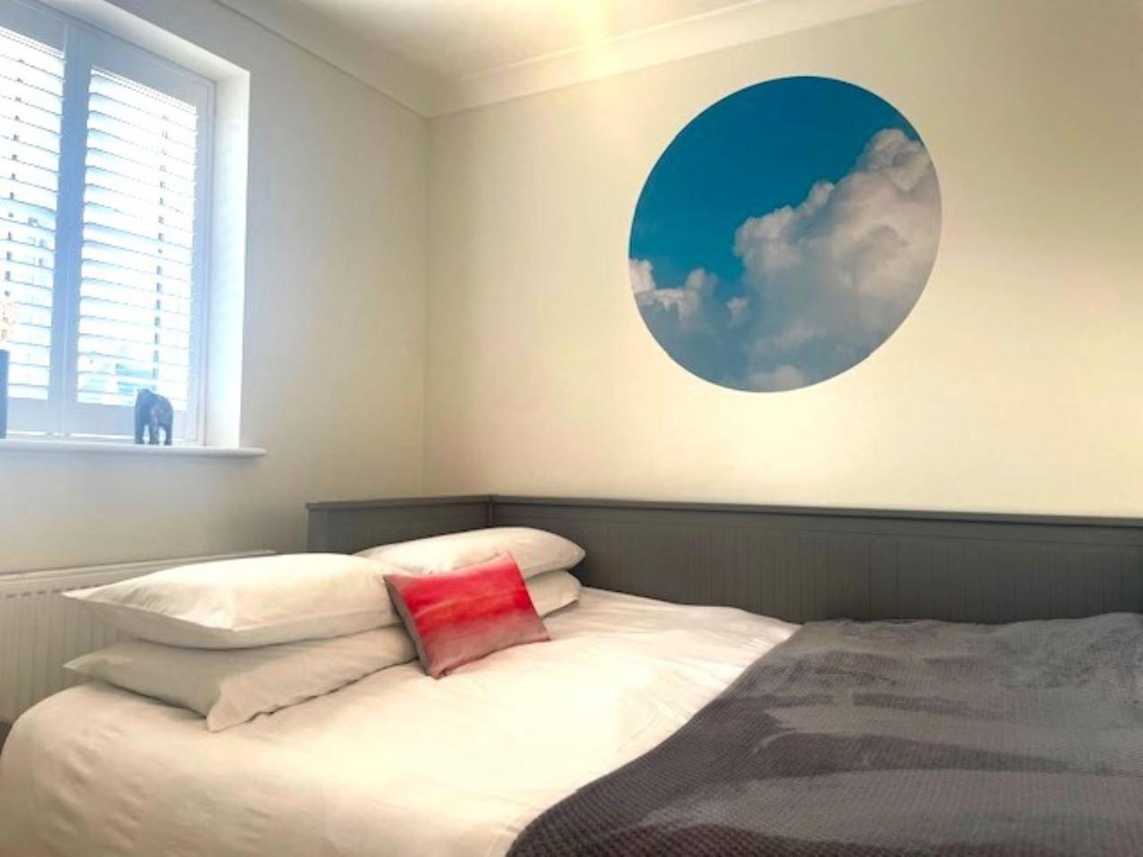 Modern Town House In Cotswolds - 3 Double Bedrooms ويتني المظهر الخارجي الصورة