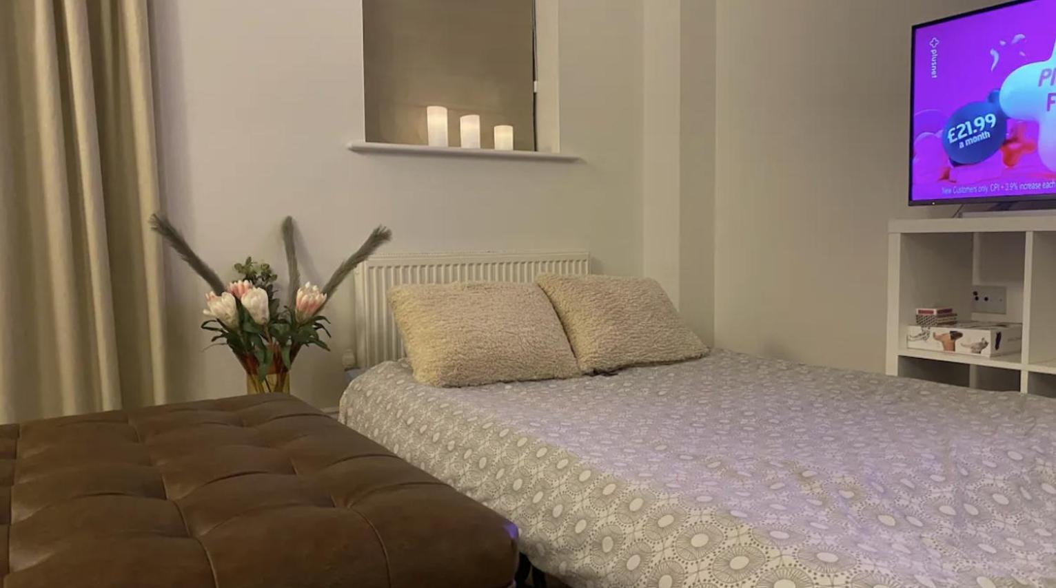 Modern Town House In Cotswolds - 3 Double Bedrooms ويتني المظهر الخارجي الصورة
